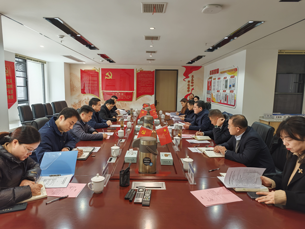 罗太忠到滨湖雅园查抄安全出产等工作