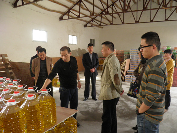 省国资委第二监事会处事处王正发一行到固镇县公司调研领导工作